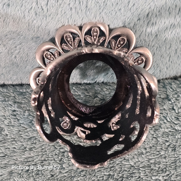 Stanley Intricate Silver Floral Holder - Picture 7 of 8